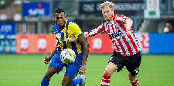 比赛中的李 比赛中的李